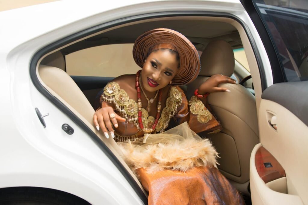 riquezamultinusiness fashion iro and buba